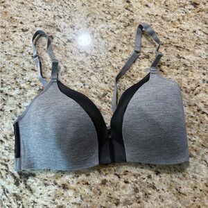 NWOT All You Lively The All Day Deep V No Wire Comfort Convertible Bra 38DD